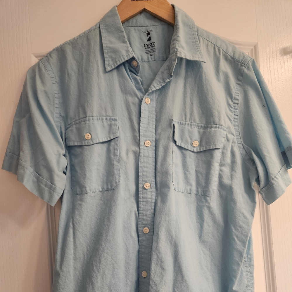 Men's IZOD medium button shirt